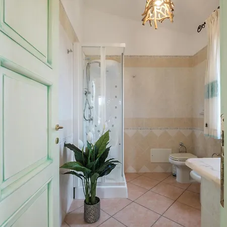 Mare E Centro 5 Min Auto - Con Wi-fi, Netflix E A-c Holiday home *